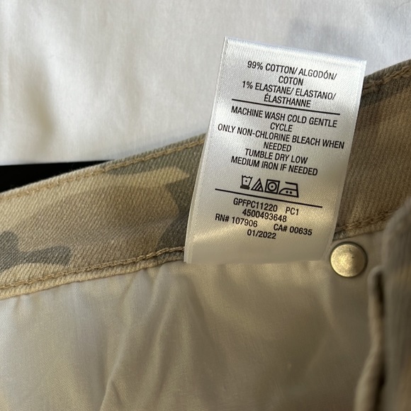 Joe’s Jeans Nico Midrise Straight in light Tan Camo print - Picture 5 of 9